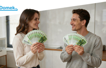 Couple holding euro banknotes symbolizing access to money through a personal loan in the Netherlands